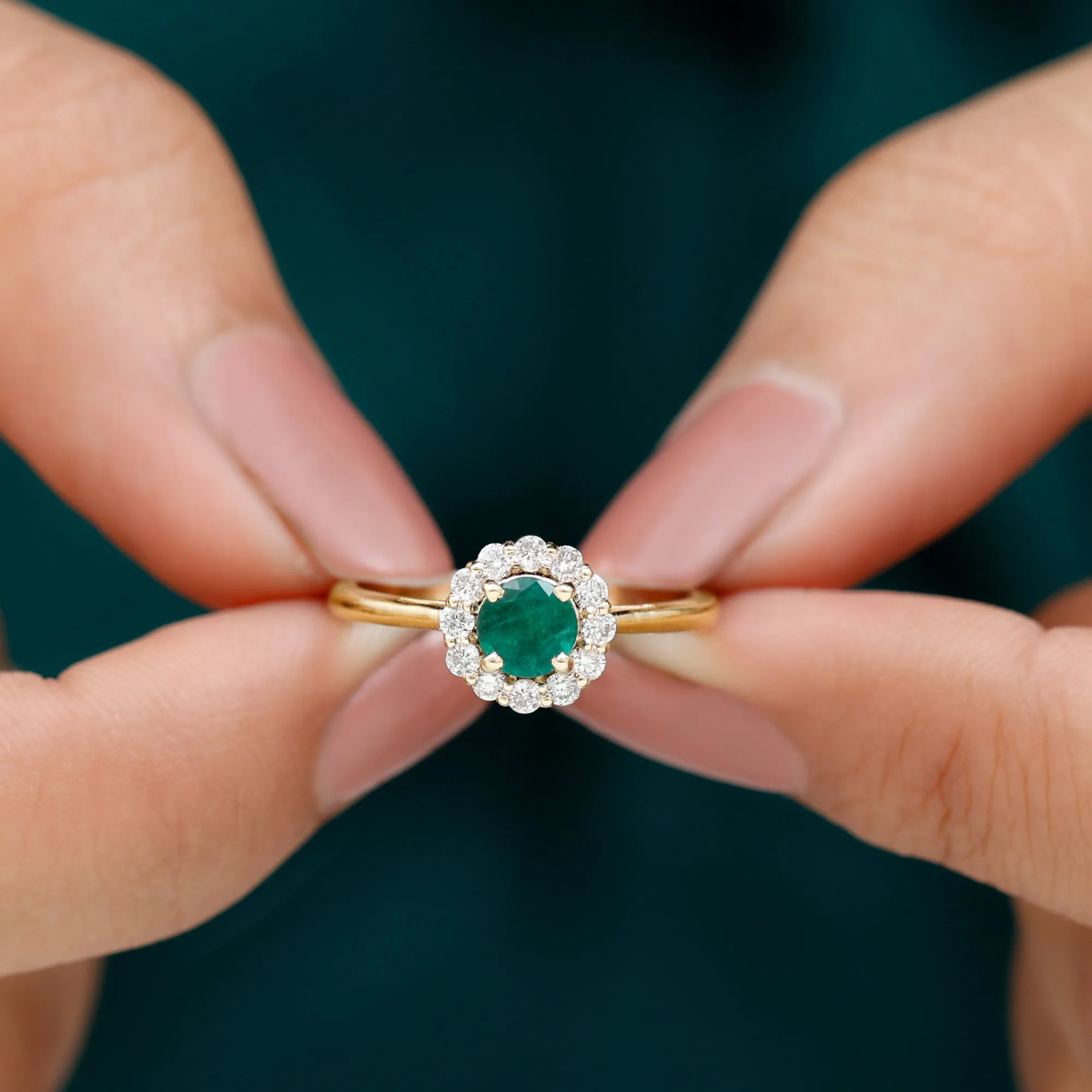 1 CT Emerald Engagement Ring with Diamond Halo