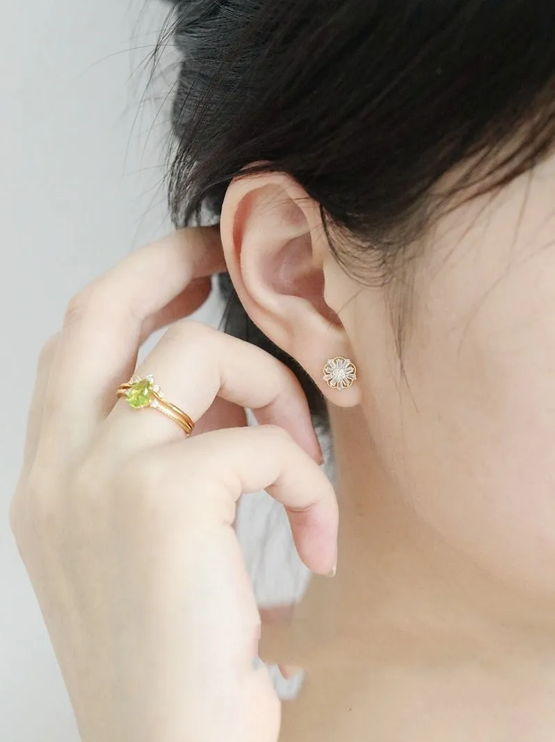 Delicate Flower Inlaid Zircon Ear Studs