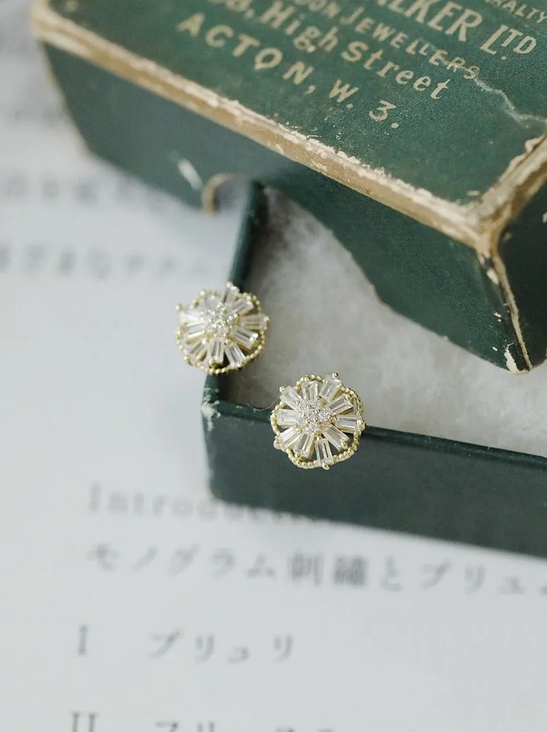 Delicate Flower Inlaid Zircon Ear Studs