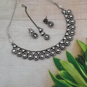 Drop Victorian Simple Necklace Set