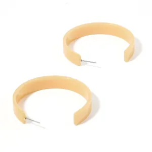 Linny Co | Ashley Medium Hoop Earrings in Latte Brown