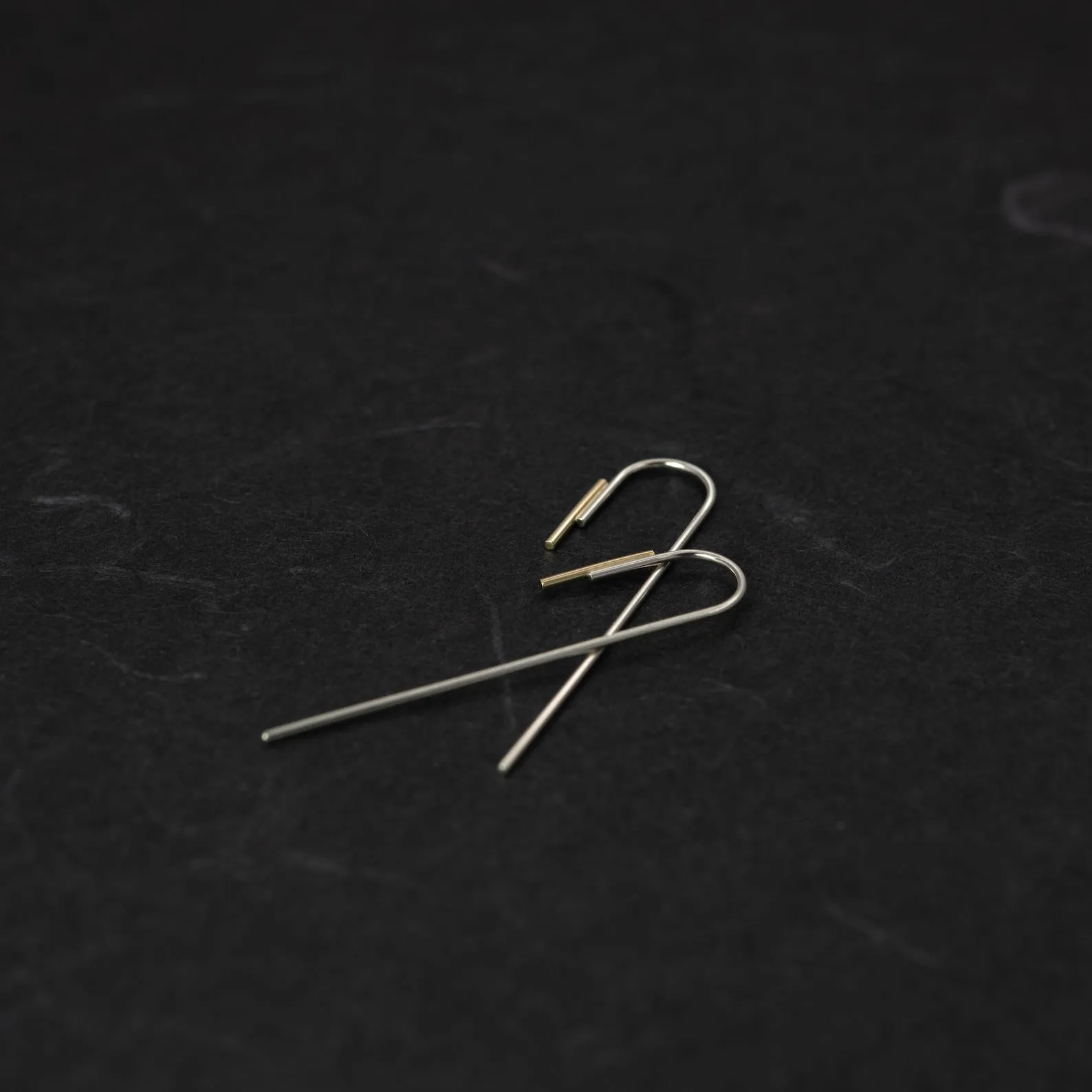 Long arch earrings N°18 in sterling silver & solid gold