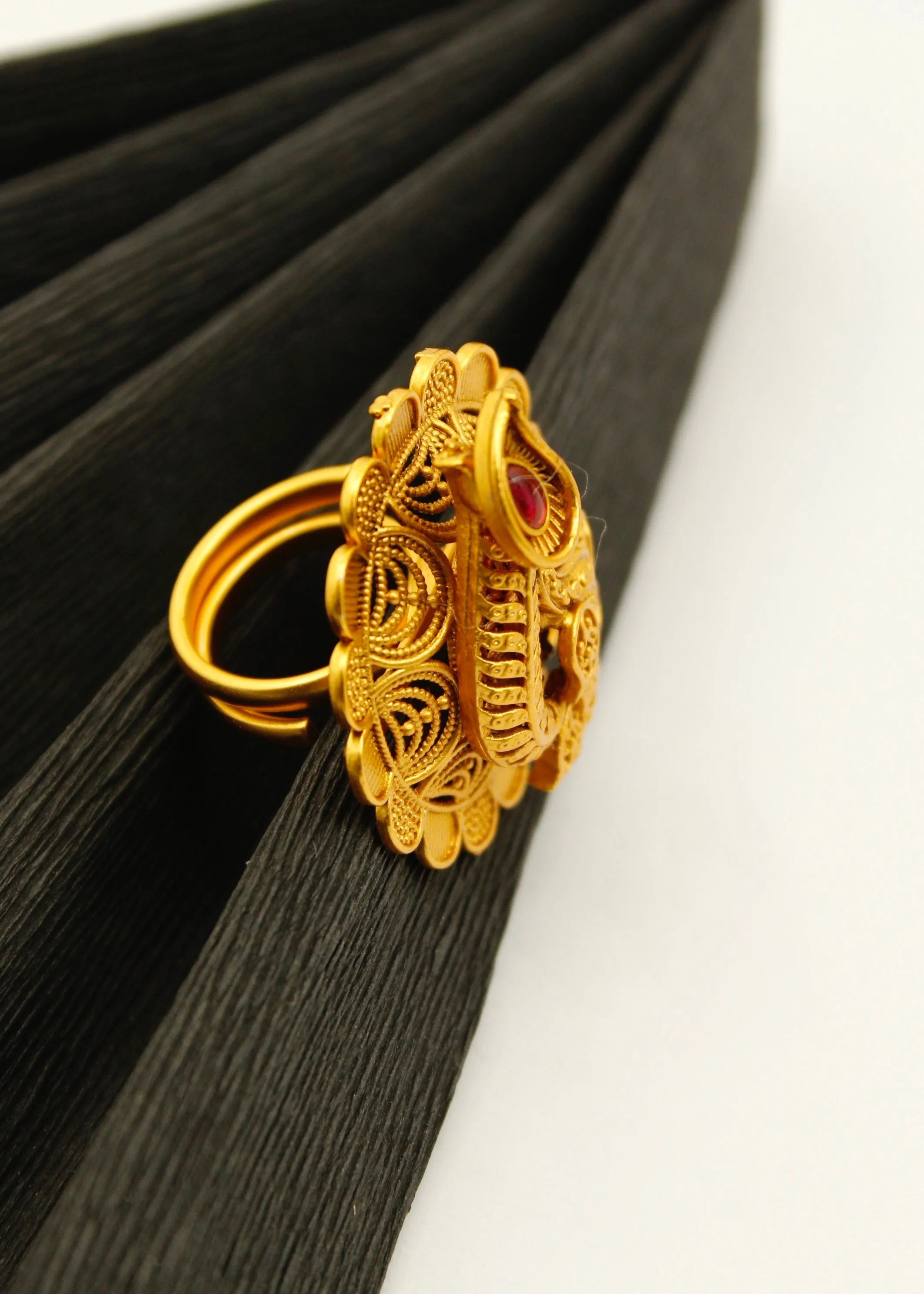 OPULENT PEAFOWL MATTE RING