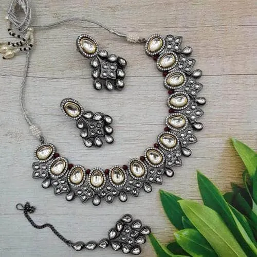 Oval Kundan Victorian Jadau Necklace Set