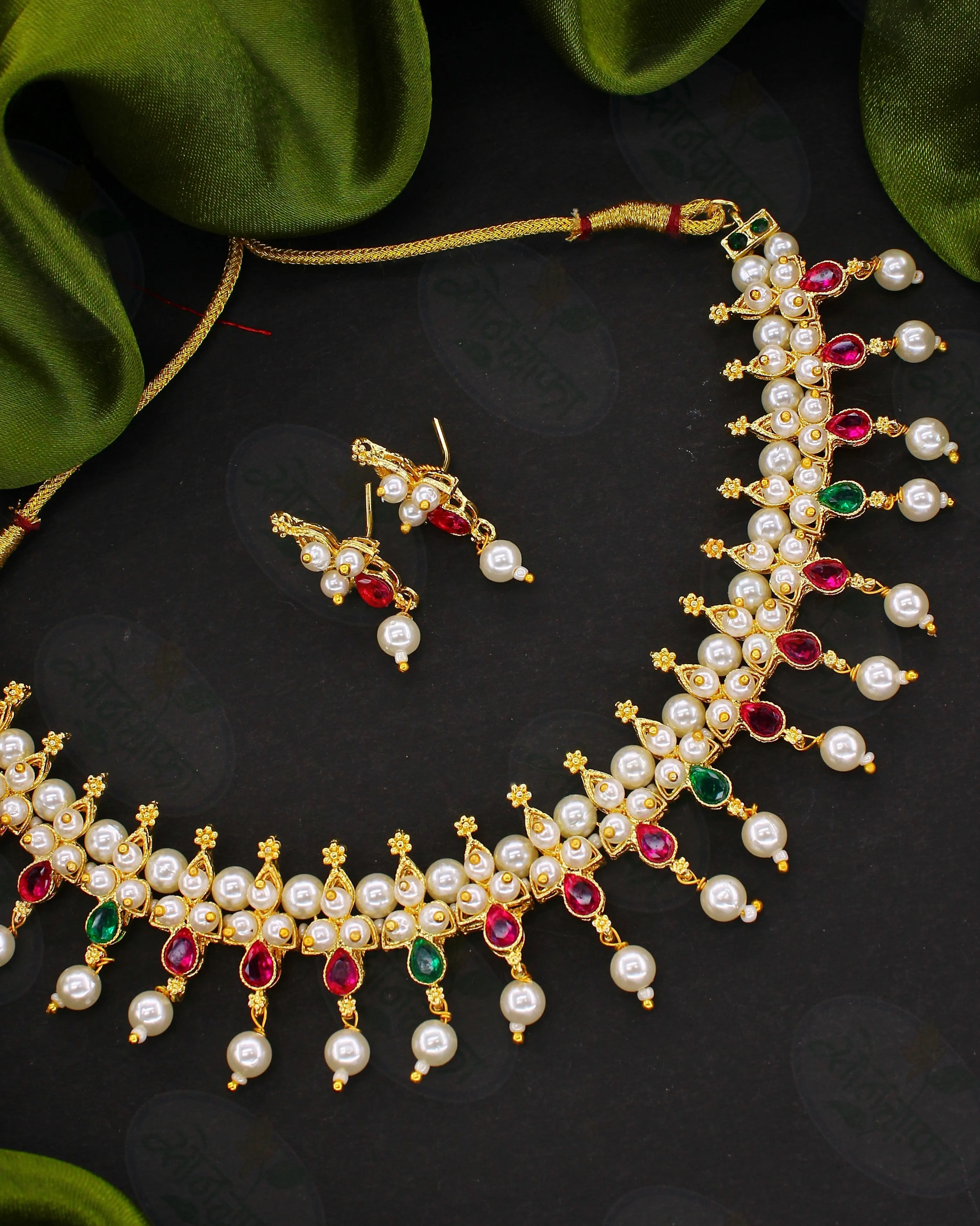 REGAL DROPLET PEARL NECKLACE