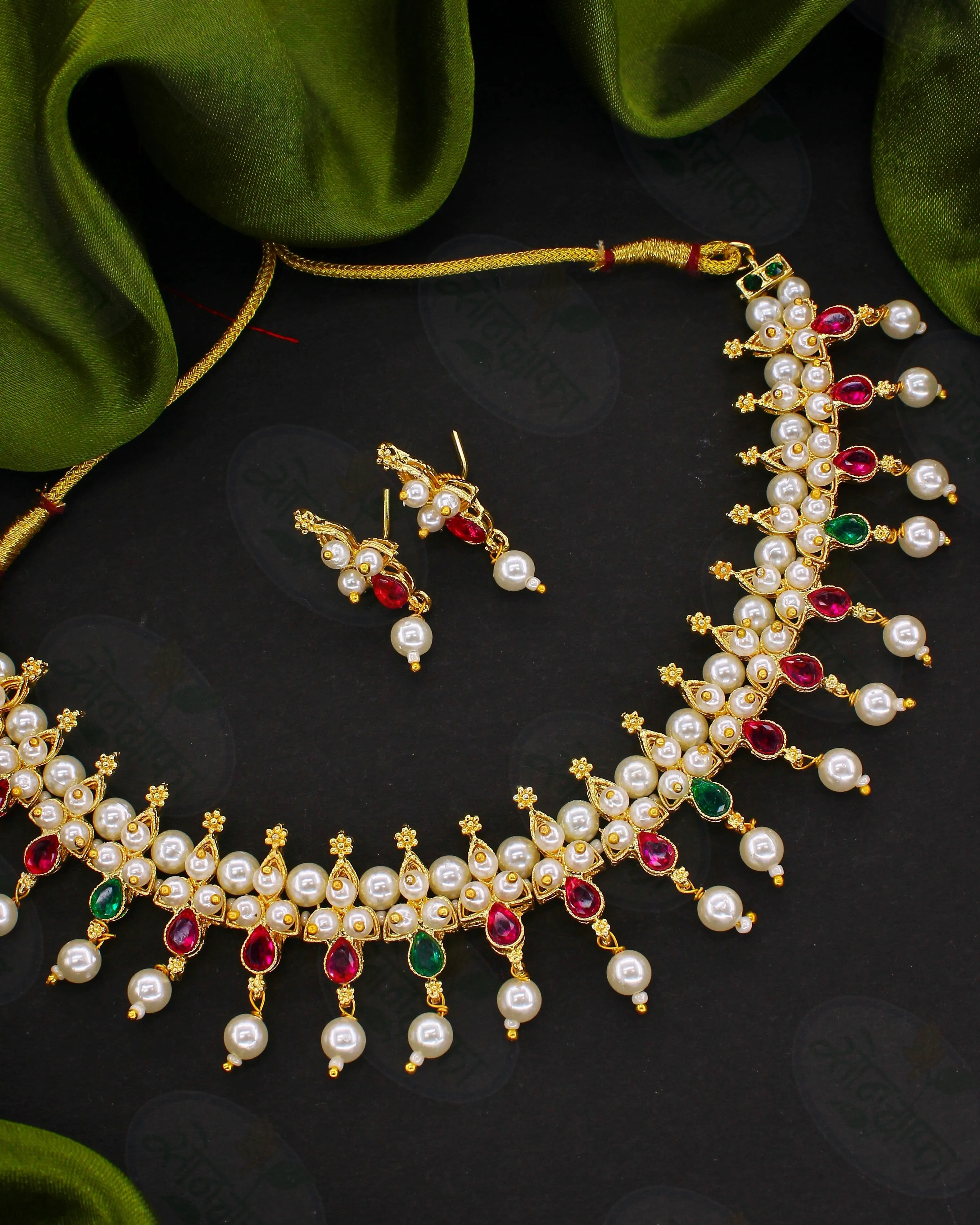 REGAL DROPLET PEARL NECKLACE