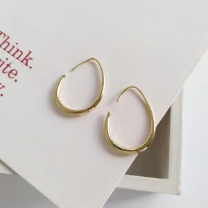 Simplistic Oval Hoop Earrings in Gold