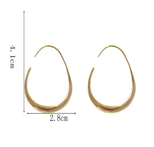 Simplistic Oval Hoop Earrings in Gold