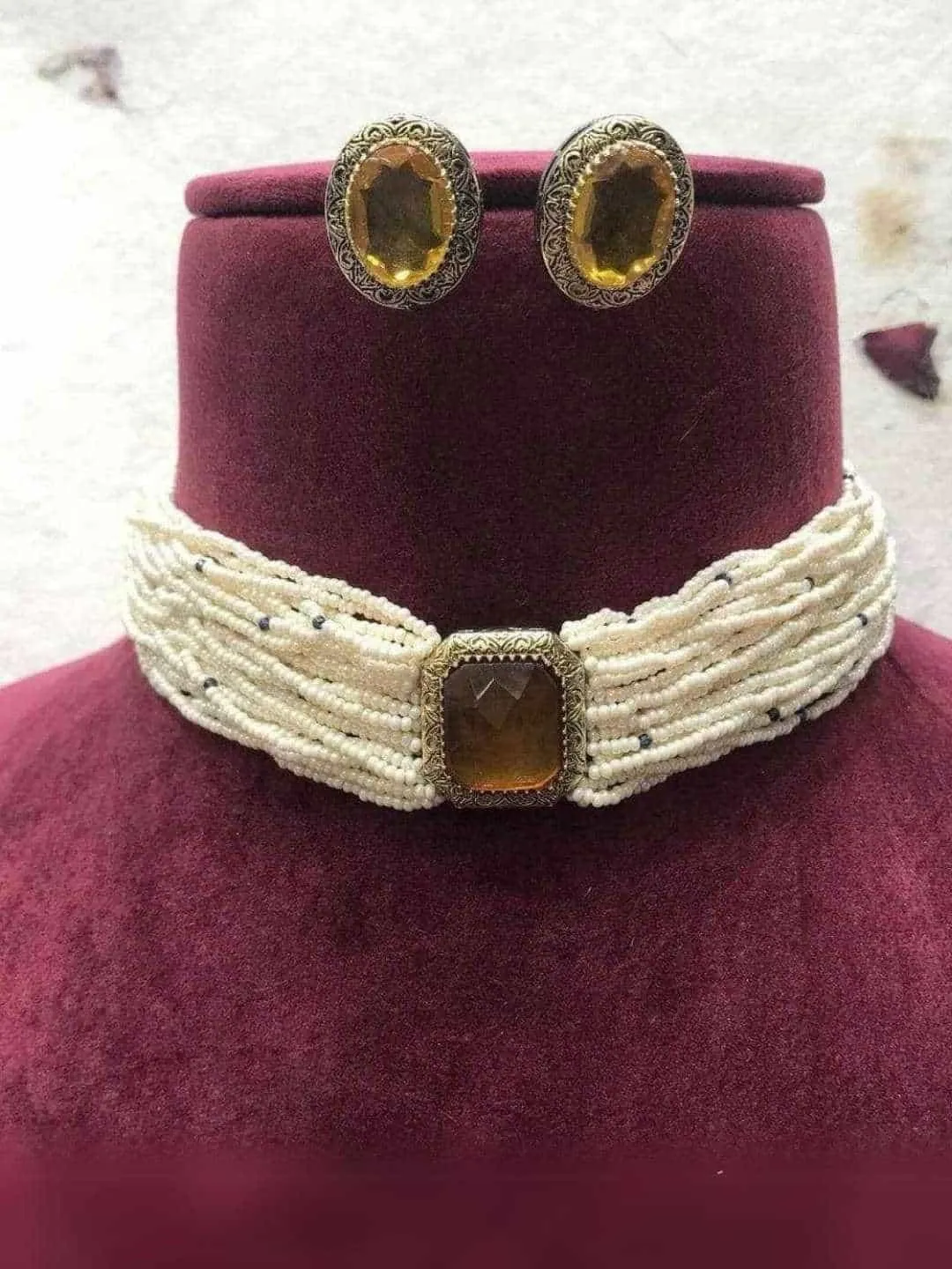 Square Pendant Pearl Choker