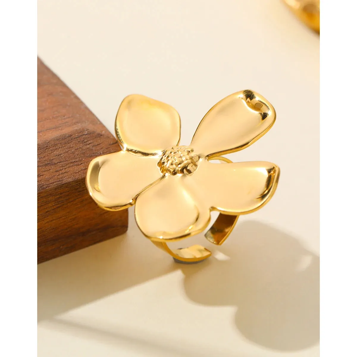 VAIGE Elegant Gold Plated Stainless Steel Floral Statement Ring in Silver and Gold